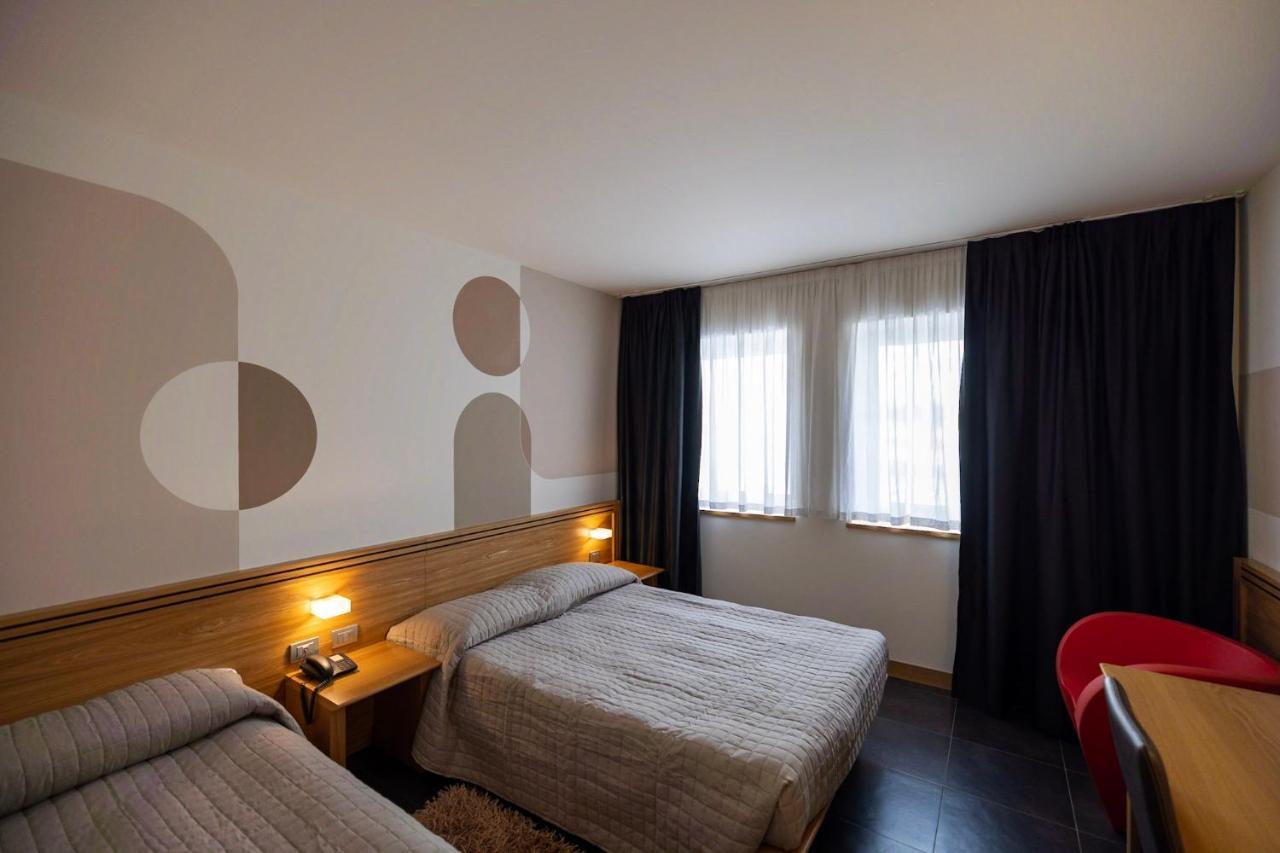 Hotel Europa Belluno Esterno foto